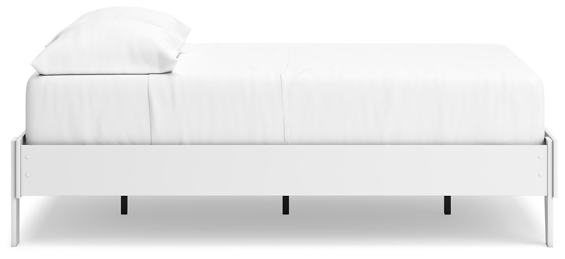 Hallityn  Platform Bed